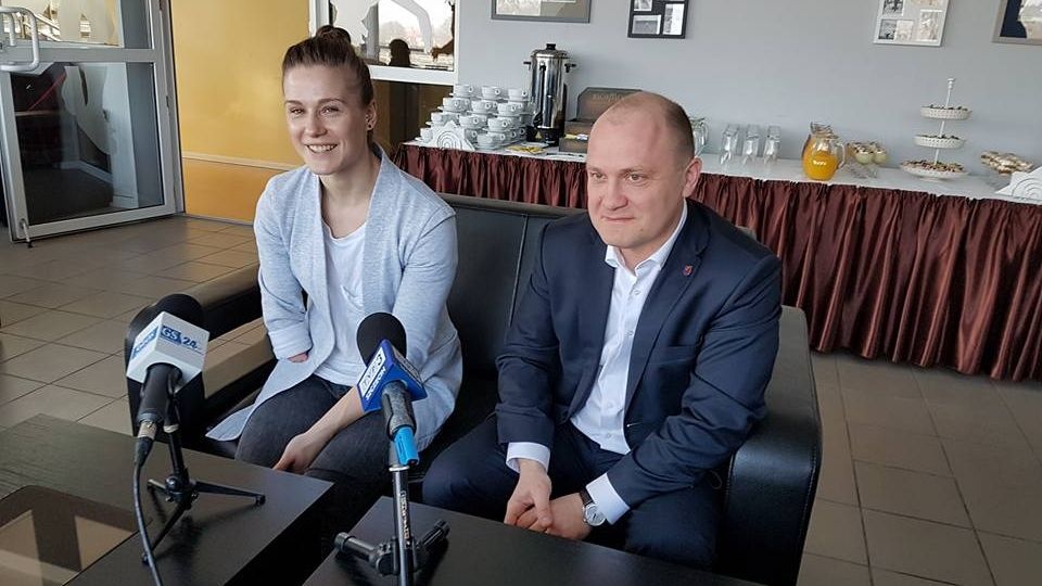 Partyka pomimo swojej niepełnosprawności rywalizuje również z zawodniczkami pełnosprawnymi. Fot. www.facebook.com/PrezydentSzczecina