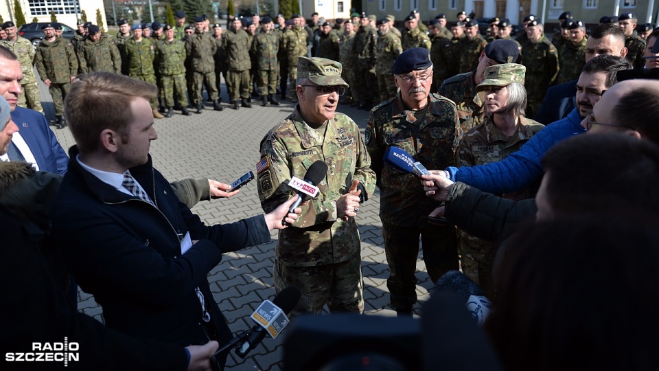Generał Curtis Scaparrotti w Korpusie NATO w Szczecinie. Fot. Łukasz Szełemej [Radio Szczecin]