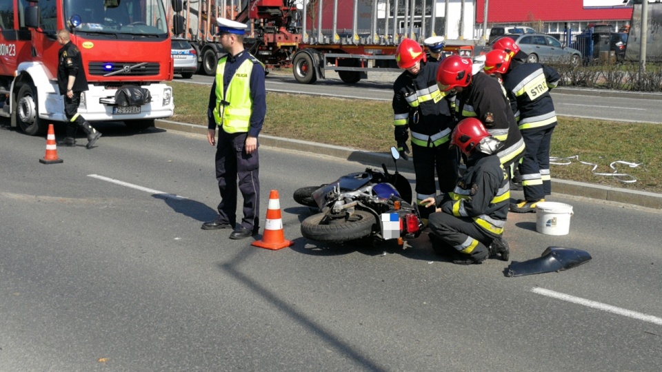 Wypadek motocyklisty na szczecińskich Gumieńcach. Fot. Jacek Mrówczyński