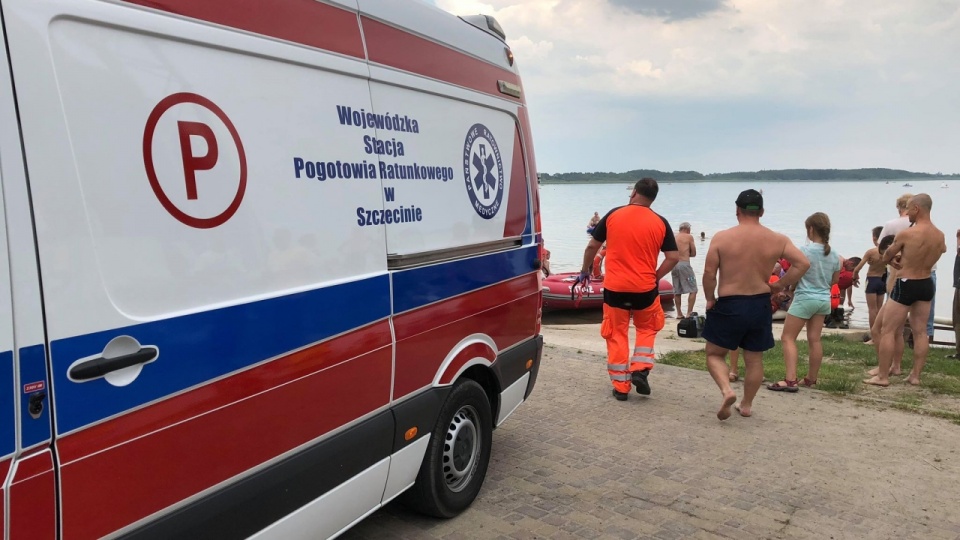 Wypadek na plaży w Morzyczynie nad jeziorem Miedwie. Fot. Słuchacz Michał