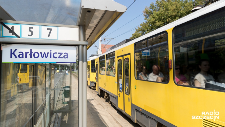 Przystanek tramwajowy na ulicy Karłowicza. Fot. Robert Stachnik [Radio Szczecin]