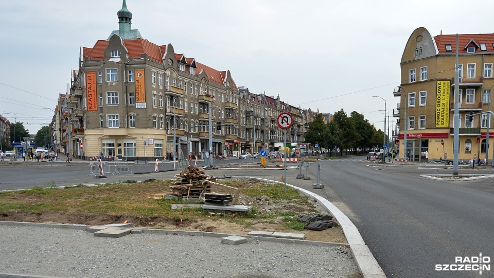 Modernizacja skrzyżowania przy szczecińskim Turzynie jest elementem gruntownej przebudowy całej ulicy 26 Kwietnia. Fot. Łukasz Szełemej [Radio Szczecin]