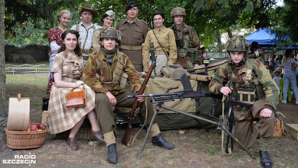 W trakcie pikniku swoje historyczne stroje prezentowali członkowie Stowarzyszenia SRH Monte Cassino. Fot. Łukasz Szełemej [Radio Szczecin]