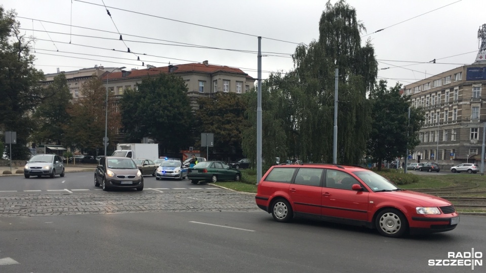 Kolizja na placu Szarych Szeregów. Fot. Sylwia Polachowska [Radio Szczecin]