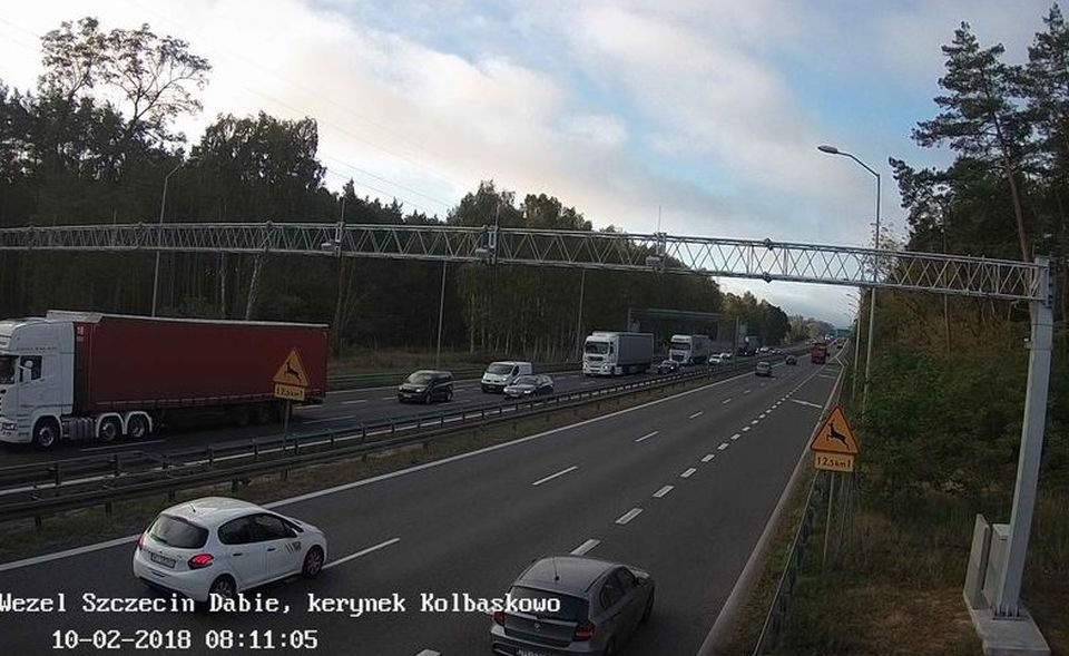 Zator zaczyna się przed Węzłem Dąbie i do Rzęśnicy sięga już ponad czterech kilometrów. Fot. szczecin.gddkia.bit-sa.pl