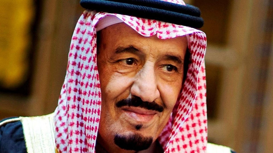 Saudyjski król Salman złożył kondolencje rodzinie zamordowanego dziennikarza Dżamala Chaszodżdżiego. źródło: https://pl.wikipedia.org/wiki/Salman_ibn_Abd_al-Aziz_Al_Su%E2%80%99ud
