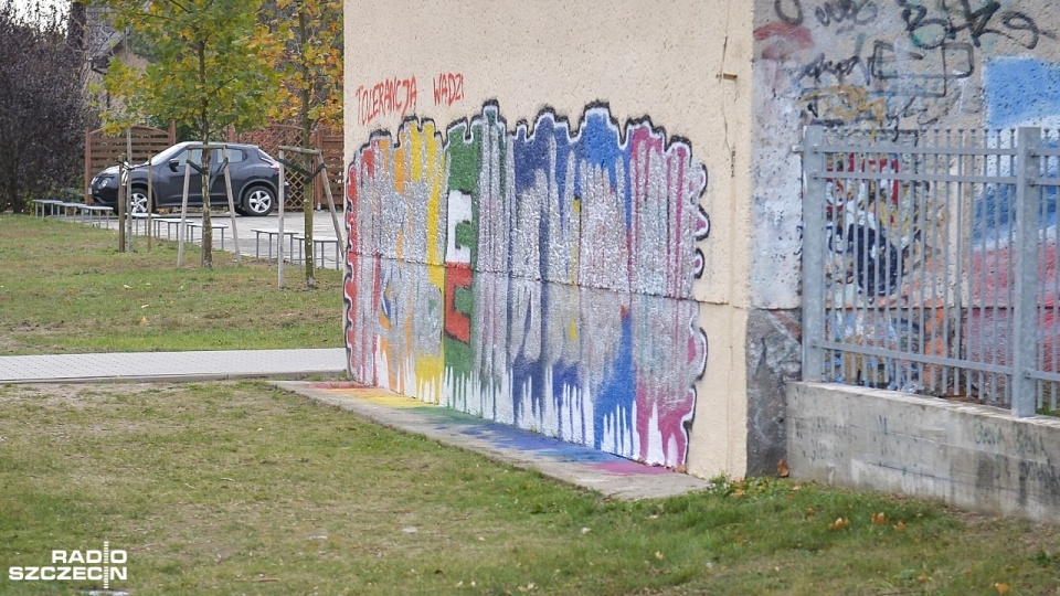 Mural na ścianie IV LO na szczecińskich Gumieńcach. Fot. Łukasz Szełemej [Radio Szczecin]