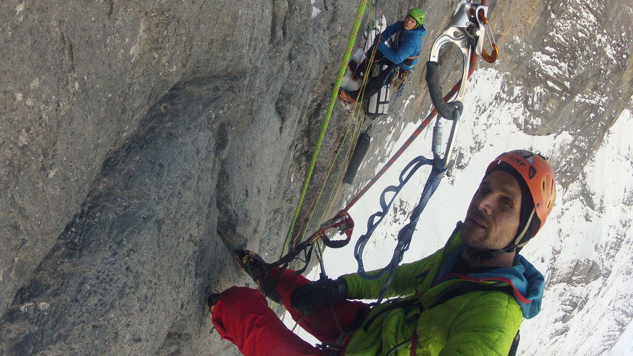 Nikt dotąd w historii tego nie zrobił, ale alpinista ze Szczecina planuje to zmienić - Marcin Yeti Tomaszewski chce jako pierwszy na świecie wytyczyć zimą nowy szlak na skalnym urwisku dziewiczej ściany na Grenlandii.