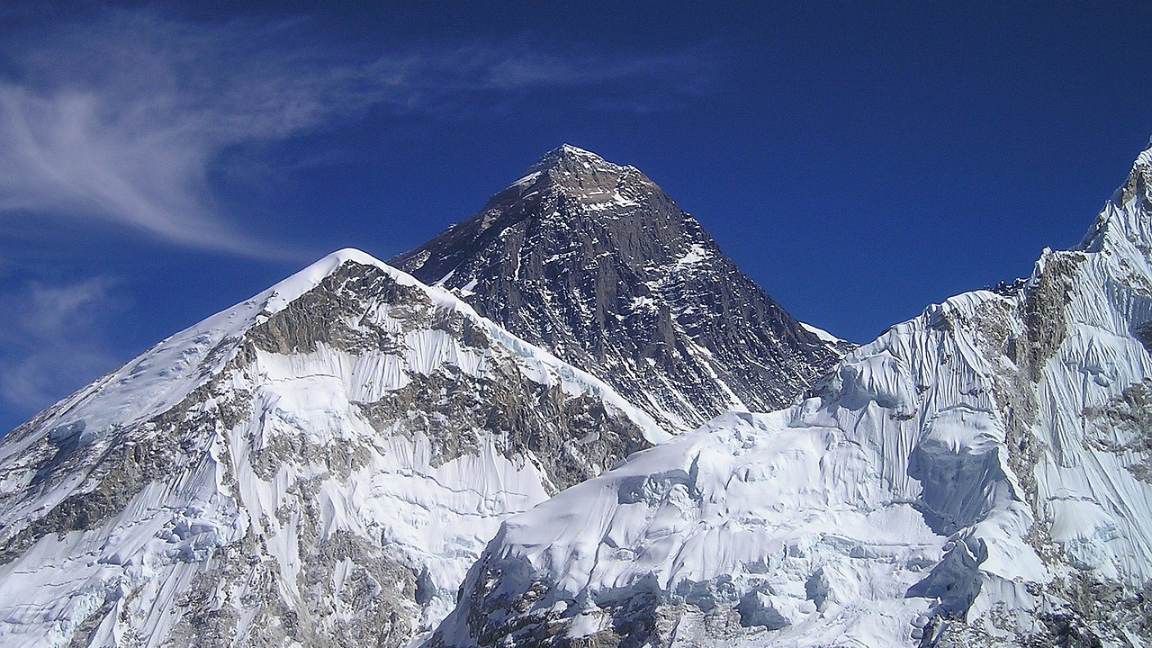 Dokładnie 70 lat temu - 29 maja 1953 roku zdobyto najwyższą górę świata Mount Everestu (8848 m).