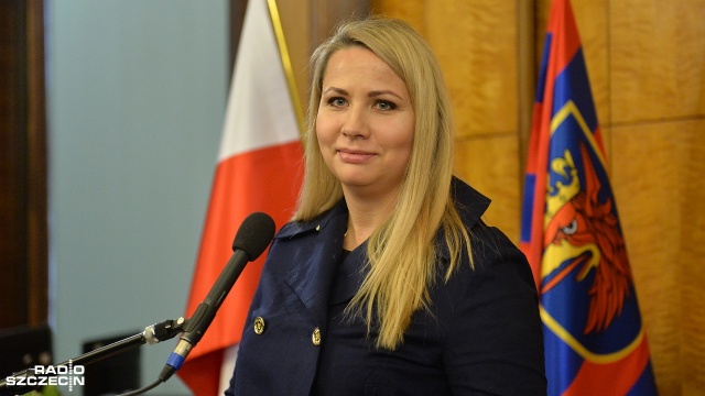 Poetka i pisarka, historyk oraz profesor PUM uhonorowani Medalami za Zasługi dla Miasta Szczecina. Fot. Łukasz Szełemej [Radio Szczecin] Uhonorowani Medalami za Zasługi dla Miasta Szczecina [ZDJĘCIA]