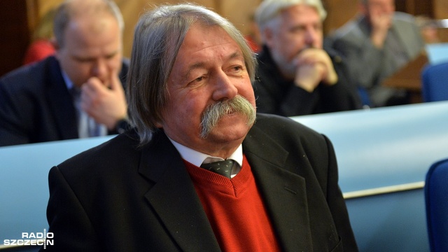Poetka i pisarka, historyk oraz profesor PUM uhonorowani Medalami za Zasługi dla Miasta Szczecina. Fot. Łukasz Szełemej [Radio Szczecin] Uhonorowani Medalami za Zasługi dla Miasta Szczecina [ZDJĘCIA]