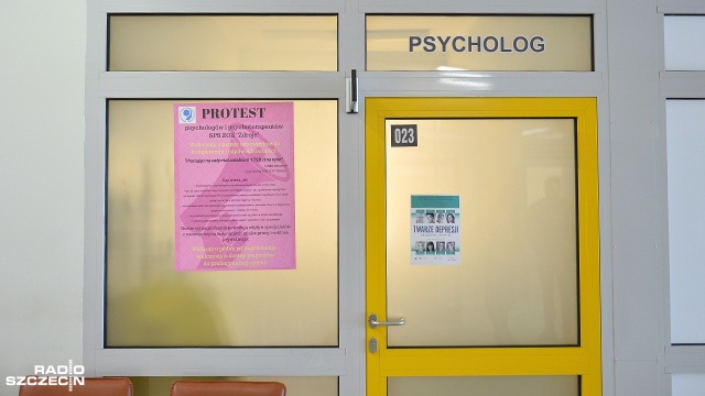 Fot. Łukasz Szełemej [Radio Szczecin] Protest psychologów w szpitalu w szczecińskich Zdrojach [WIDEO, ZDJĘCIA]