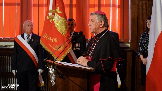 Odznaczenia Pro Patria zostały wręczone 21 osobom. Fot. Łukasz Szełemej [Radio Szczecin] Medale Pro Patria dla działaczy antykomunistycznych [ZDJĘCIA]