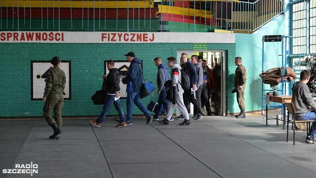 Fot. Łukasz Szełemej [Radio Szczecin] Ponad stu ochotników zgłosiło się do służby przygotowawczej w 12BZ [WIDEO, ZDJĘCIA]