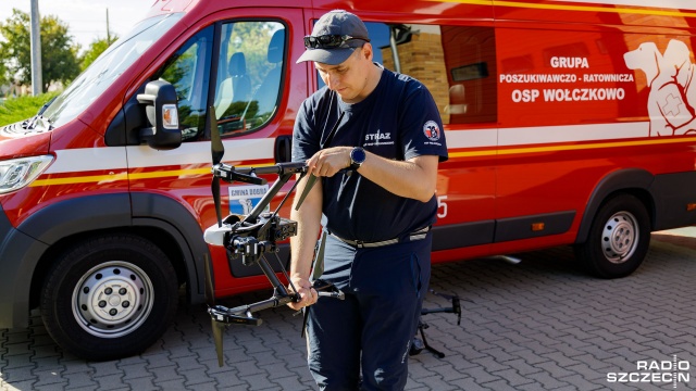 Fot. Robert Stachnik [Radio Szczecin] Nowoczesny dron w służbie u strażaków z Wołczkowa [WIDEO, ZDJĘCIA]