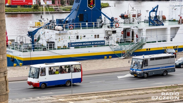 Fot. Robert Stachnik [Radio Szczecin] "Takie klasyki mało kiedy pojawiają się na drogach". Parada w Szczecinie [WIDEO, ZDJĘCIA]