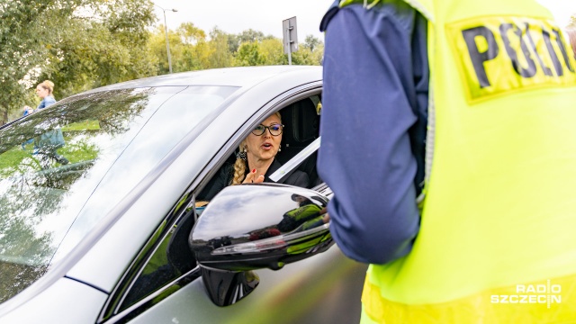 Fot. Robert Stachnik [Radio Szczecin] Dzieci wspierały policjantów w akcji na szczecińskich ulicach [WIDEO, ZDJĘCIA]