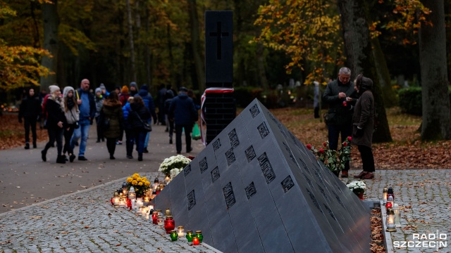 Fot. Robert Stachnik [Radio Szczecin] Cmentarz z duszą. Niezwykły klimat na Centralnym [WIDEO, DUŻO ZDJĘĆ]