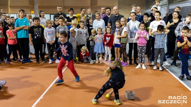 Fot. Robert Stachnik [Radio Szczecin] Mikołajkowa zabawa w tenisa [DUŻO ZDJĘĆ]