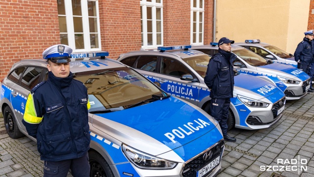 Fot. Robert Stachnik [Radio Szczecin] Świąteczny prezent dla policjantów z regionu [WIDEO, ZDJĘCIA]