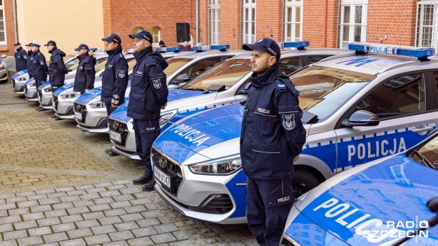 Fot. Robert Stachnik [Radio Szczecin] Świąteczny prezent dla policjantów z regionu [WIDEO, ZDJĘCIA]