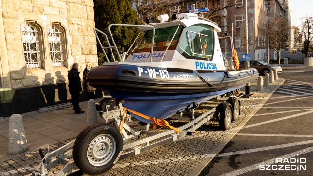 Fot. Robert Stachnik [Radio Szczecin] Świąteczny prezent dla policjantów z regionu [WIDEO, ZDJĘCIA]