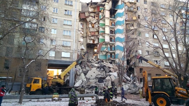 Ratownicy w Magnitogorsku na Uralu wydobyli spod gruzów ciało dziecka. To 28. ofiara katastrofy budowlanej.