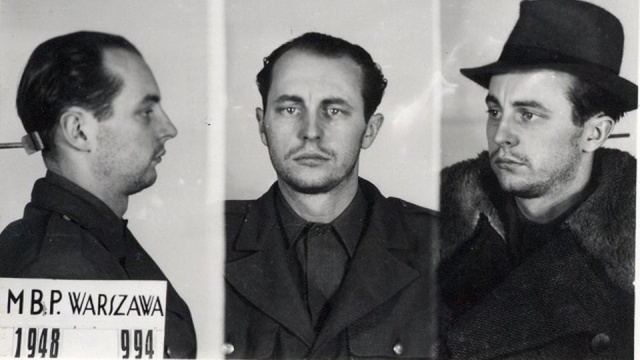 70 lat temu zginął Jan Rodowicz ps. Anoda. Żołnierz Szarych Szeregów, bohater opisany w książce Kamienie na szaniec. Do dziś jego śmierć w siedzibie Urzędu Bezpieczeństwa w Warszawie nie jest do końca wyjaśniona. Miał 26 lat.