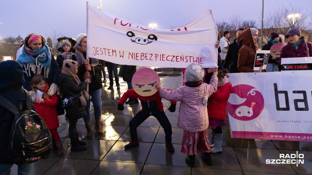 300 osób demonstrowało w obronie dzików [ZDJĘCIA]