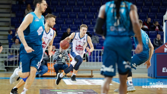 Koszykarze Kinga Szczecin przegrali z wiceliderem tabeli i brązowym medalistą minionych rozgrywek Polskim Cukrem Toruń w 15. kolejce Energa Basket Ligi.