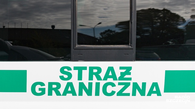 Dwóch Czeczenów i dwie Czeczenki zatrzymała straż graniczna w okolicach Kołbaskowa. Chcieli nielegalnie przekroczyć granicę polsko-niemiecką. W tej sprawie zatrzymany jest też Niemiec.