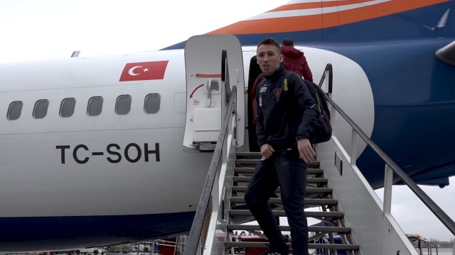 W kadrze znaleźli się m.in. 15-letni Kacper Kozłowski i Hubert Turski. W zespole Dumy Pomorza na obozie w Belek nie ma już Gruzina Laszy Dwaliego, który negocjuje warunki transferu do Ferencvarosu Budapeszt.