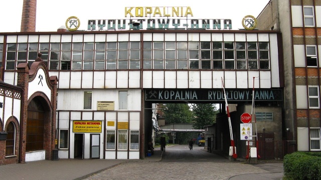 W wyniku tąpnięcia w Kopalni Węgla Kamiennego Rydułtowy na Śląsku zginął górnik. Ośmiu pracowników jest rannych.