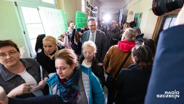 Zachodniopomorskie Centrum Edukacji Ekologicznej i Ogrodniczej - tak nazywać się będzie szkoła, która 1 września 2020 roku ma powstać w Szczecinie. Będzie utworzona z połączenia Zespołu Szkół nr 2 w Dąbiu oraz Centrum Edukacji Ogrodniczej w Zdrojach. Przeciwko takiemu rozwiązaniu protestują rodzice, uczniowie i nauczyciele.