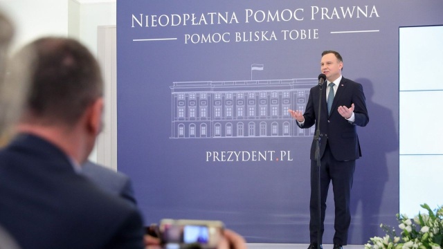 Ustawa o nieodpłatnej pomocy prawnej, to realizacja idei państwa dla obywatela - mówił podczas konferencji prasowej Prezydent RP. Andrzej Duda i pracownicy jego kancelarii przedstawili szczegóły nowelizacji ustawy, która weszła w życie w styczniu tego roku.