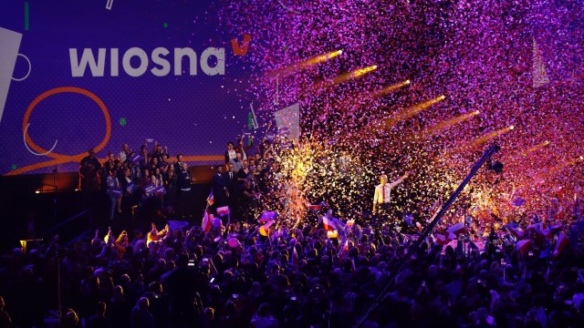 Najważniejszą wartością jest wspólnota - mówił w hali warszawskiego Torwaru, podczas konwencji założycielskiej nowej partii o nazwie Wiosna Robert Biedroń.