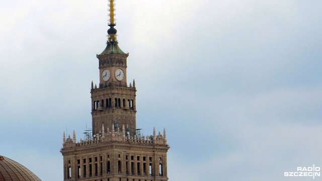 Radni Warszawy chcą, by w stolicy stanął pomnik zmarłego premiera Jana Olszewskiego. Jednogłośnie przyjęli stanowisko w tej sprawie na czwartkowej sesji. Zwrócili się z takim apelem do prezydenta miasta Rafała Trzaskowskiego.