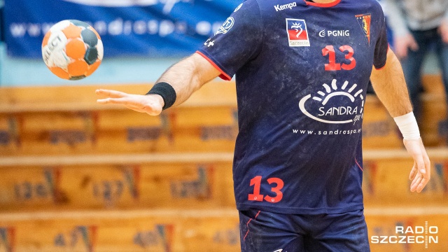 Piotr Frelek nie jest już trenerem piłkarzy ręcznych Sandry SPA Pogoni Szczecin. 47-letni szkoleniowiec zrezygnował z pracy z powodów osobistych.