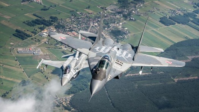 Około południa w 22. Bazie Lotnictwa Taktycznego w Malborku awaryjnie lądował samolot MIG-29. Powodem było rozszczelnienie kabiny pilota.