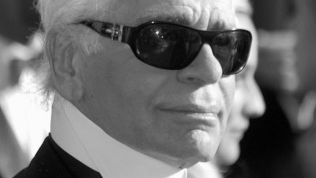 W Paryżu zmarł Karl Lagerfeld, projektant mody niemieckiego pochodzenia. Miał 85 lat.