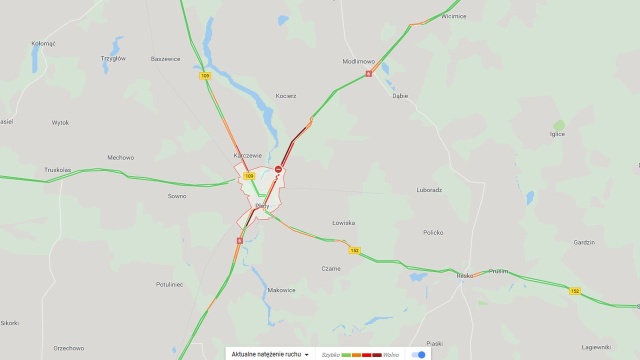 Jedna osoba została ranna w wyniku zderzenia dwóch samochodów osobowych i ciężarówki. Do wypadku doszło na DK nr 6 w okolicach miejscowości Płoty.