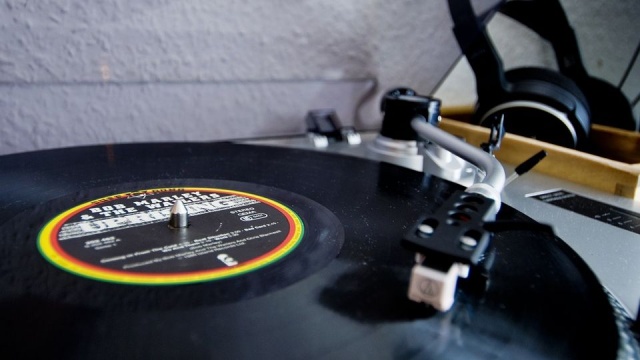Bob Marley wśród osób wyróżnionych w tym roku słynną londyńską blue plaque - niebieską tabliczką. To upamiętnienie miejsc związanych ze słynnymi postaciami z całego świata, jakie na przestrzeni stuleci żyły i pracowały w tym mieście - od Mozarta, przez Orwella po Newtona czy Gandhiego.
