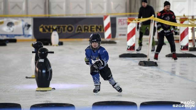 Ponad 40 dzieci rywalizowało na lodowisku obok hali Netto Arena w Szczecinie. Odbyła się tam impreza o nazwie Ice Rocket. Był to wyścig typu ice cross.