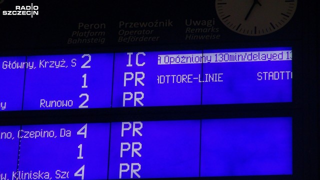 Ruch kolejowy na trasie Szczecin-Poznań wciąż jest zablokowany w obie strony. To z powodu wykolejenia się pociągu towarowego do którego doszło po południu w Kiekrzu.