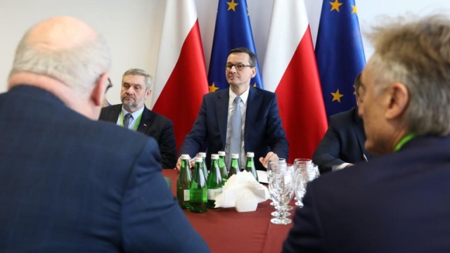 Unijne wydatki na rolnictwo nie mogą być w kolejnym budżecie zmniejszane - mówi premier Mateusz Morawiecki.