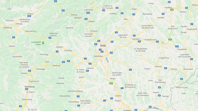 W Austrii na autostradzie A2 niedaleko zjazdu do miejscowości Graz autokar na polskich numerach rejestracyjnych wpadł w poślizg i uderzył w odgradzającą barierkę ochronną.