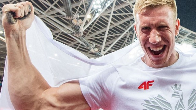 Piotr Lisek zdobył w skoku o tyczce srebrny medal halowych Mistrzostw Europy w lekkiej atletyce odbywających się w Glasgow.
