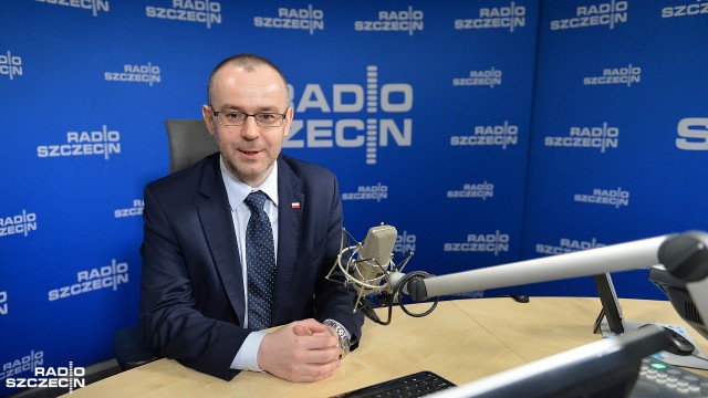Sprzeniewierzanie się pamięci rzeczy oczywistych i uprawianie propagandy, jak w komunistycznej dyktaturze PRL-u. Tak wypowiedzi części polityków dezawuujące Narodowy Dzień Pamięci Żołnierzy Wyklętych komentował w poniedziałek w Rozmowie pod krawatem minister kancelarii prezydenta Paweł Mucha.