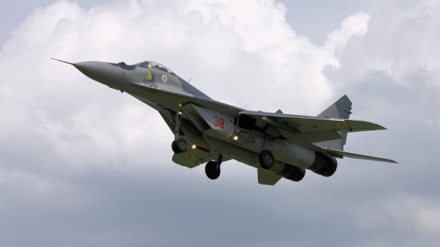 Wypadek samolotu wojskowego MIG-29 pod Węgrowem na Mazowszu. Do wypadku doszło po godzinie 13.00. Pilot katapultował się cztery minuty po starcie, przeżył wypadek.