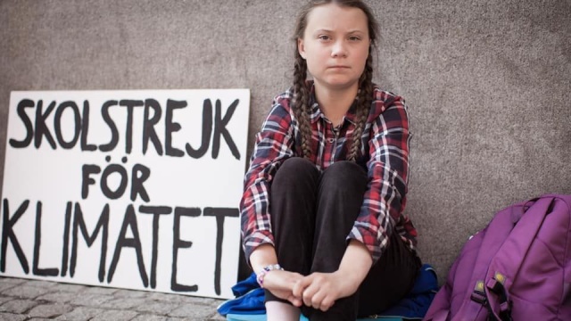 16-letnia Szwedka, Greta Thunberg, znana aktywistka na rzecz ochrony klimatu zaapelowała, aby 15 marca był dniem strajku uczniów na całym świecie. W Szwecji jej rodzice, krytykowani są za to, że wykorzystują córkę, aby wspierać sprzedaż akcji internetowej spółki.